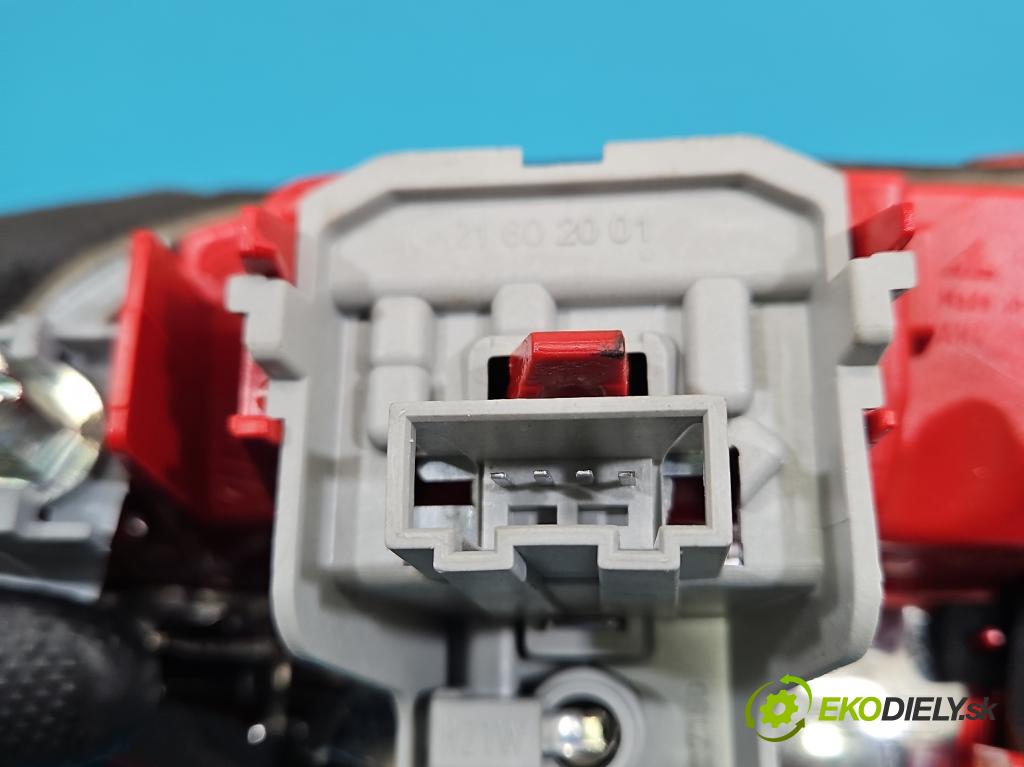 Audi A4 B8 2007-2015 2.0 tdi 143 HP manual 105 kW 1968 cm3 5- svetlo / reflektor zadné ľavé 8K9945093B (Kľučka dverí ostatné)