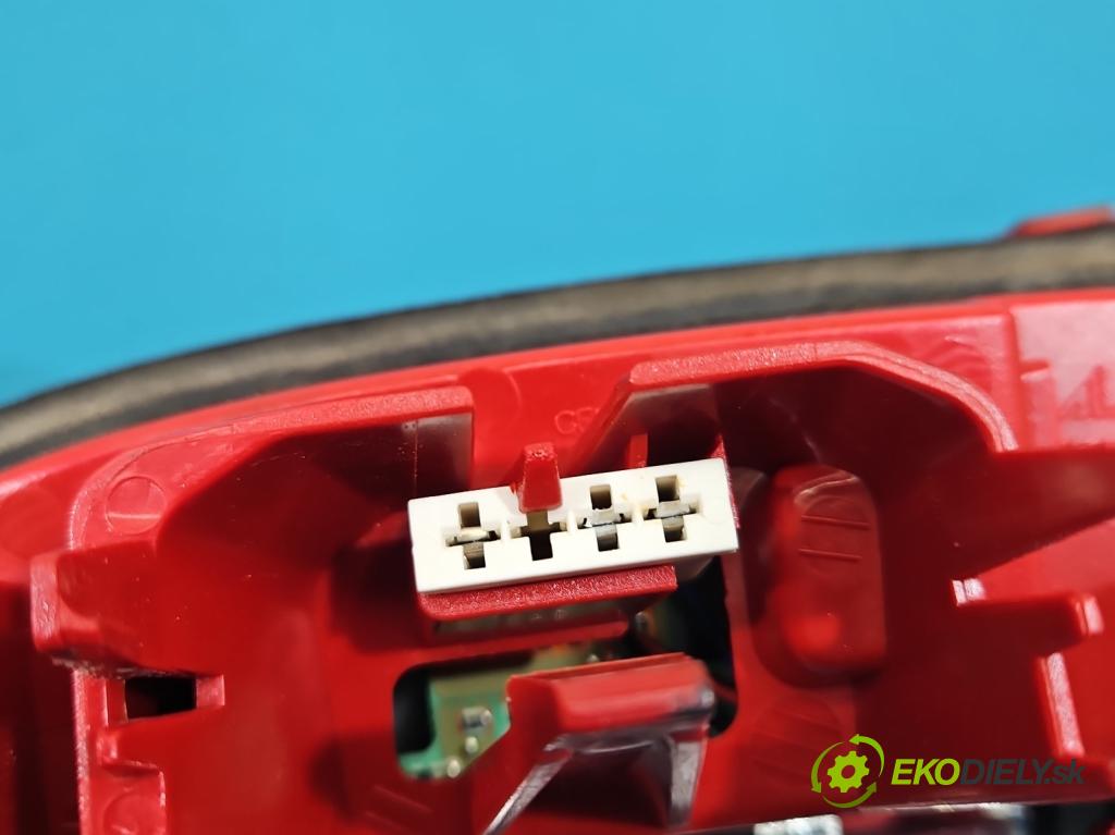 Audi A4 B8 2007-2015 2.0 tdi 143 HP manual 105 kW 1968 cm3 5- svetlo / reflektor zadné ľavé 8K9945093B (Kľučka dverí ostatné)