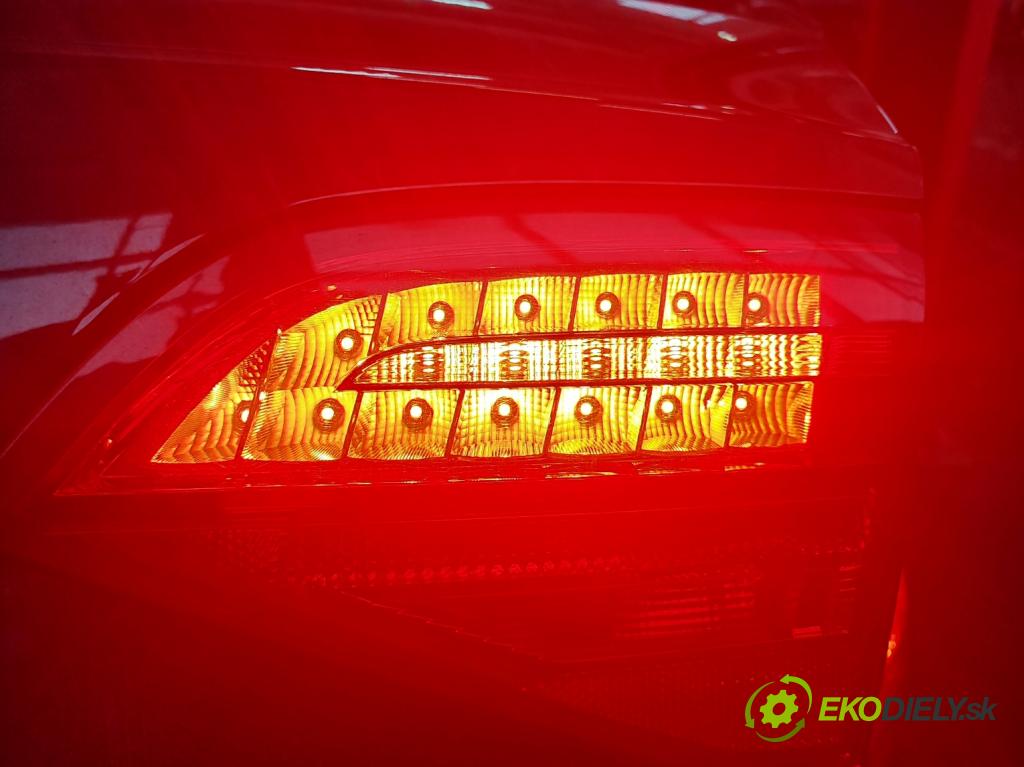 Audi A4 B8 2007-2015 2.0 tdi 143 HP manual 105 kW 1968 cm3 5- svetlo / reflektor zadné pravé 8K9945094B (Kľučka dverí ostatné)