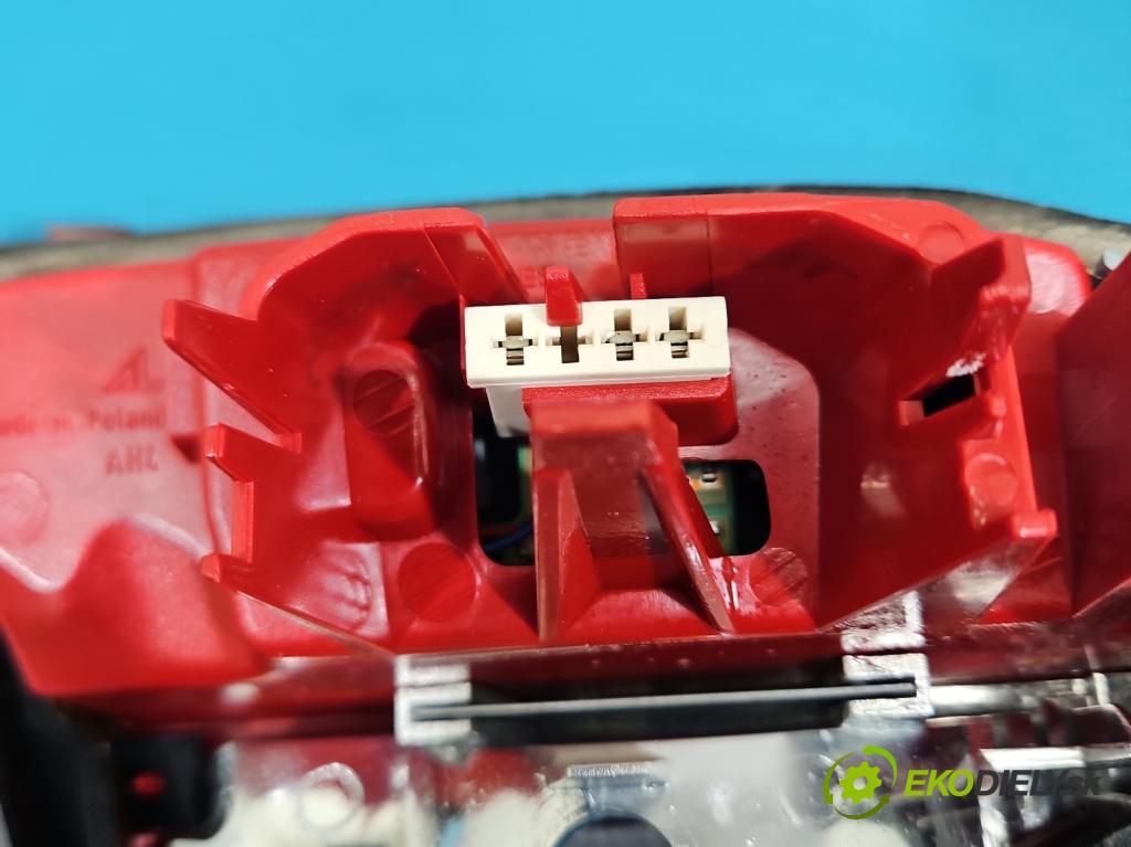 Audi A4 B8 2007-2015 2.0 tdi 143 HP manual 105 kW 1968 cm3 5- svetlo / reflektor zadné pravé 8K9945094B (Kľučka dverí ostatné)