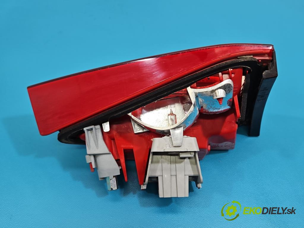 Audi A4 B8 2007-2015 2.0 tdi 143 HP manual 105 kW 1968 cm3 5- svetlo / reflektor zadné pravé 8K9945094B (Kľučka dverí ostatné)