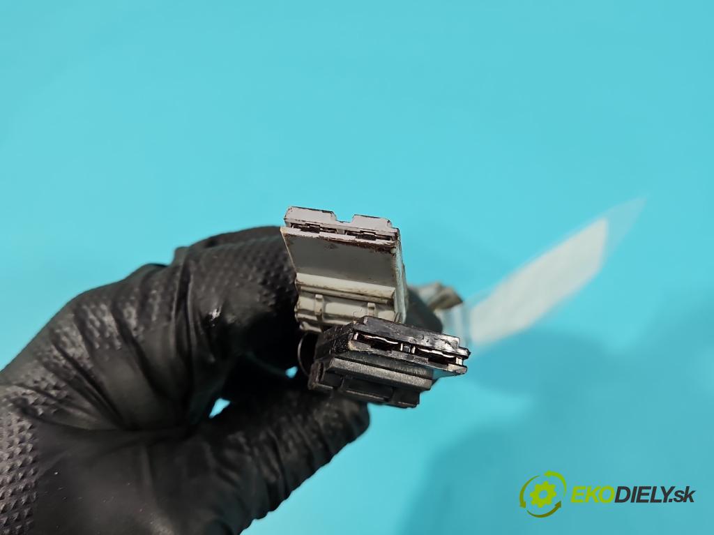 Renault Master II 1998-2010 2.8 td 114 HP manual 84 kW 2799 cm3 5- Spínačka  (Spínacia skrinka)