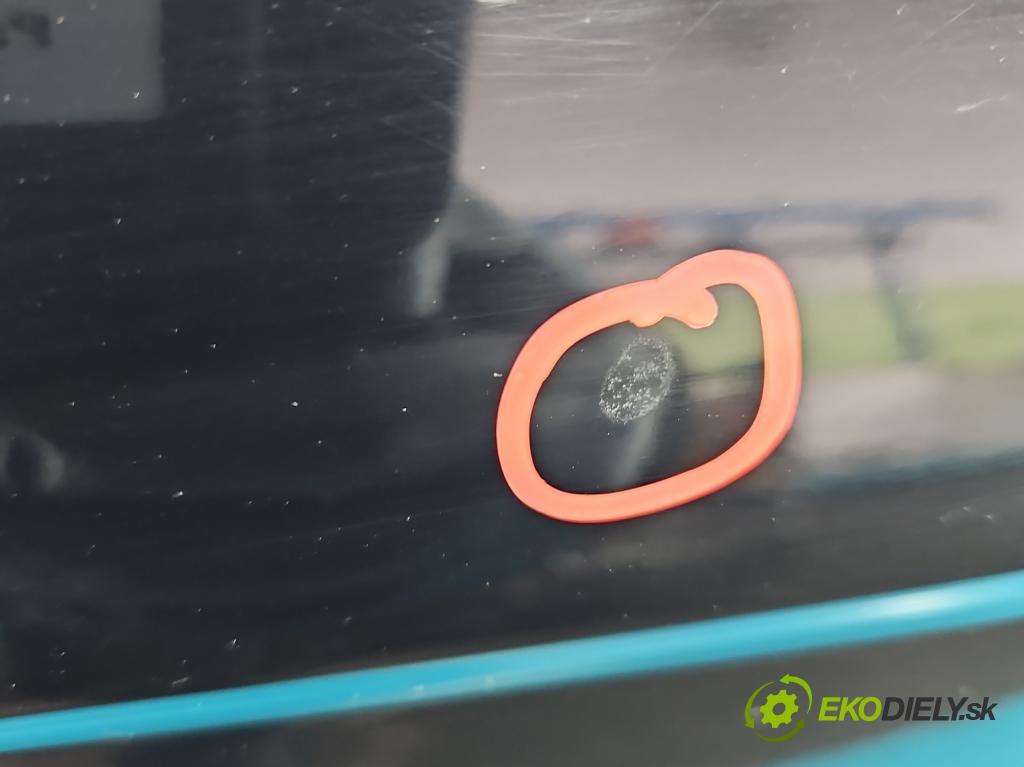 Audi A4 B8 2007-2015 2.0 tdi 143 hp manual 105 kW 1968 cm3 5- dveře přední pravé  (Klika dveří ostatní)