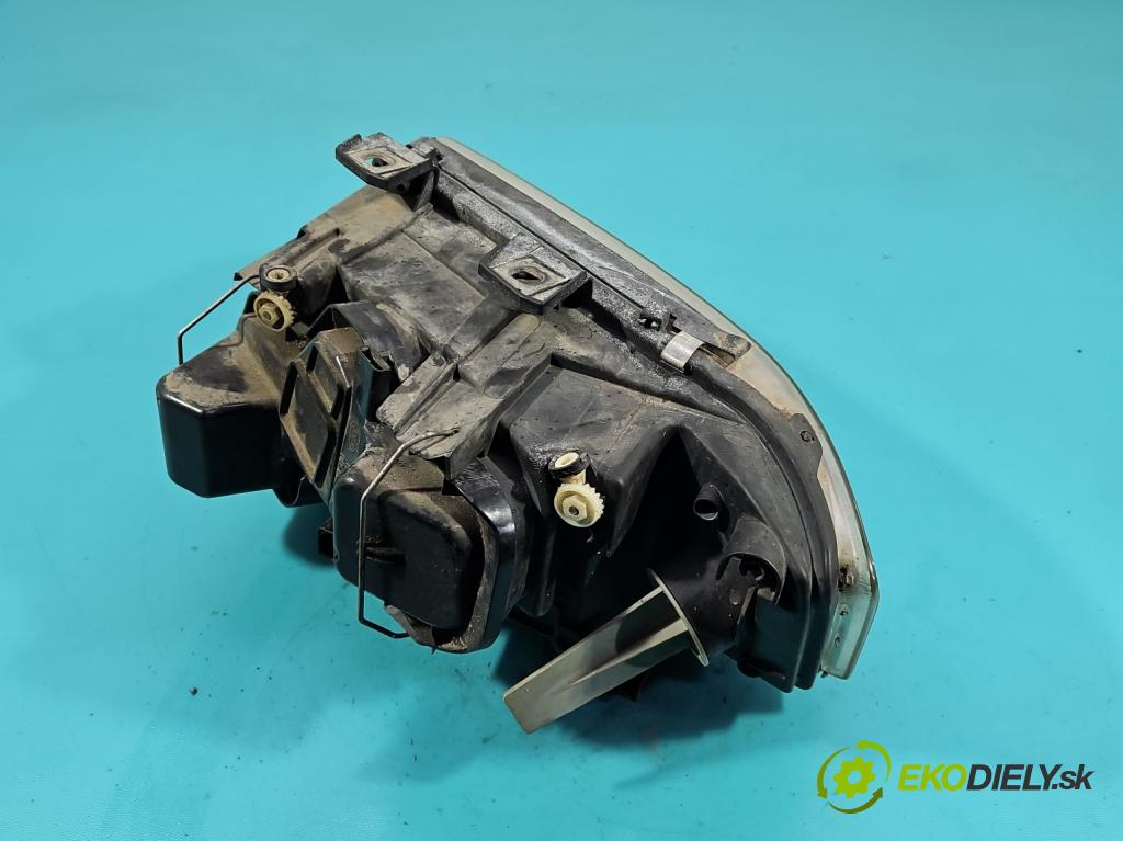 Audi A6 C5 1997-2004 1.8 T 150 HP manual 110 kW 1781 cm3 4- Reflektor: pravý  (Svetlo predné pravé)