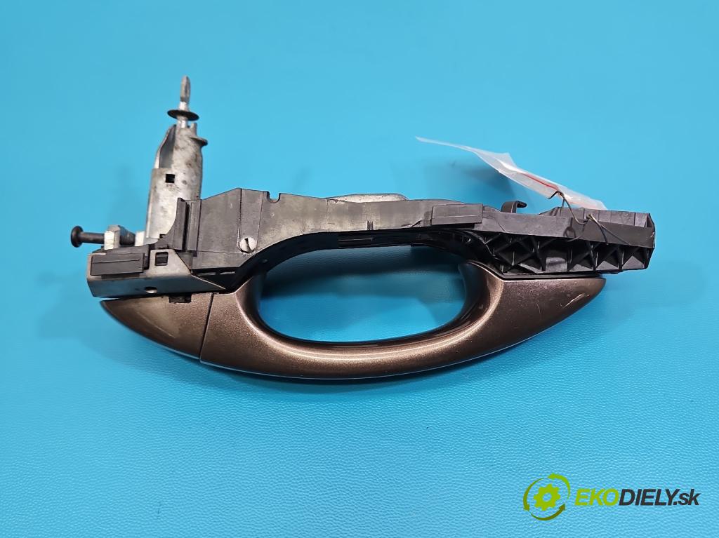 Skoda Octavia III 2013- 2.0 TSI 190 HP automatic 140 kW 1984 cm3 5- rukoväť predné ľavé mimo: 5L0837885B (Kľučka dverí vonkajšia predná ľavá)