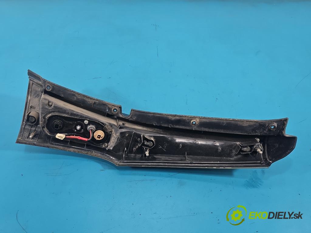 Mitsubishi Grandis 2.0 DID 136 HP manual 100 kW 1968 cm3 5- svetlo / reflektor zadné ľavé 220-87642 (Kľučka dverí ostatné)