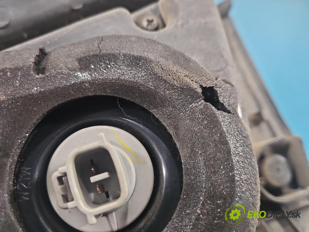 Mitsubishi Grandis 2.0 DID 136 HP manual 100 kW 1968 cm3 5- svetlo / reflektor zadné pravé  (Kľučka dverí ostatné)