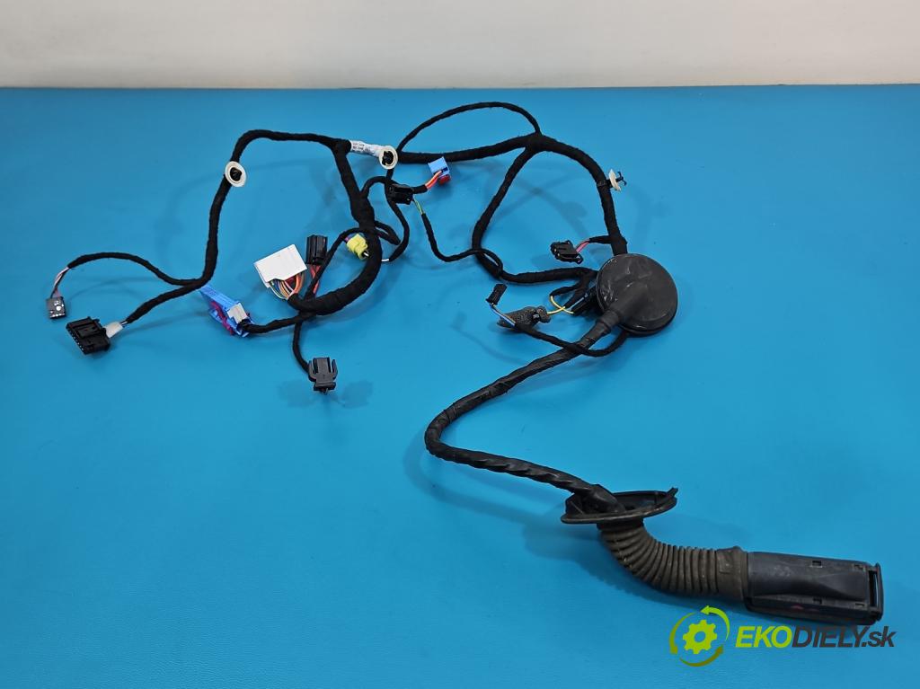 Skoda Octavia III 2013- 2.0 TSI 190 HP automatic 140 kW 1984 cm3 5- Zväzok: dvere predné pravých 5E1971121CB