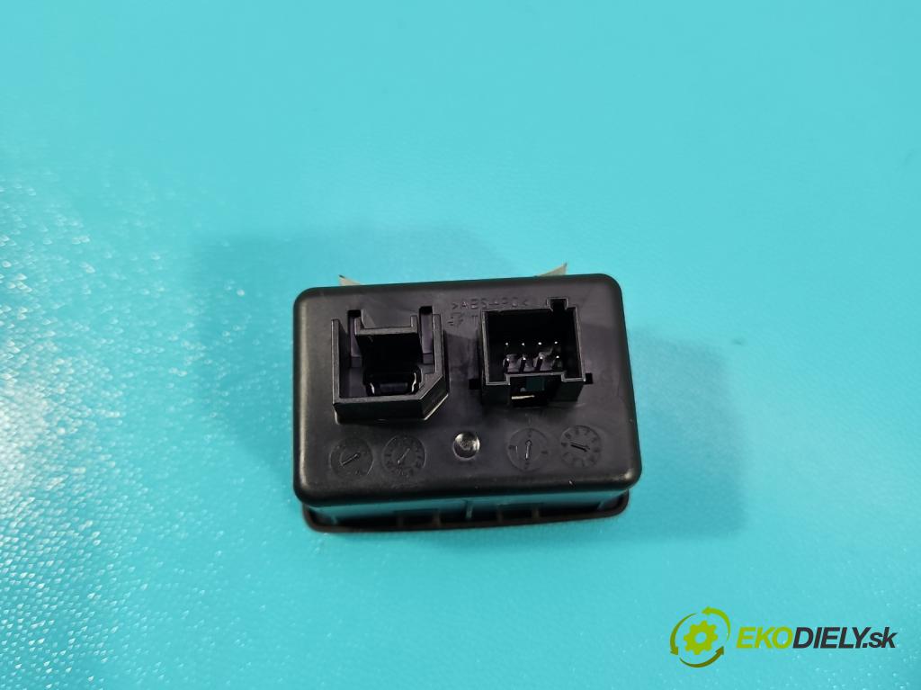 Fiat Tipo II 2015- 1.4 16V 95 HP manual 70 kW 1368 cm3 4- zásuvka USB