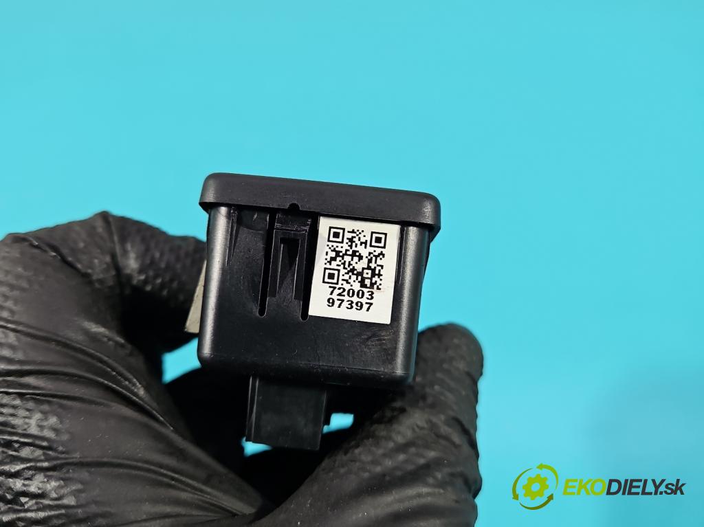 Fiat Tipo II 2015- 1.4 16V 95 HP manual 70 kW 1368 cm3 4- zásuvka USB