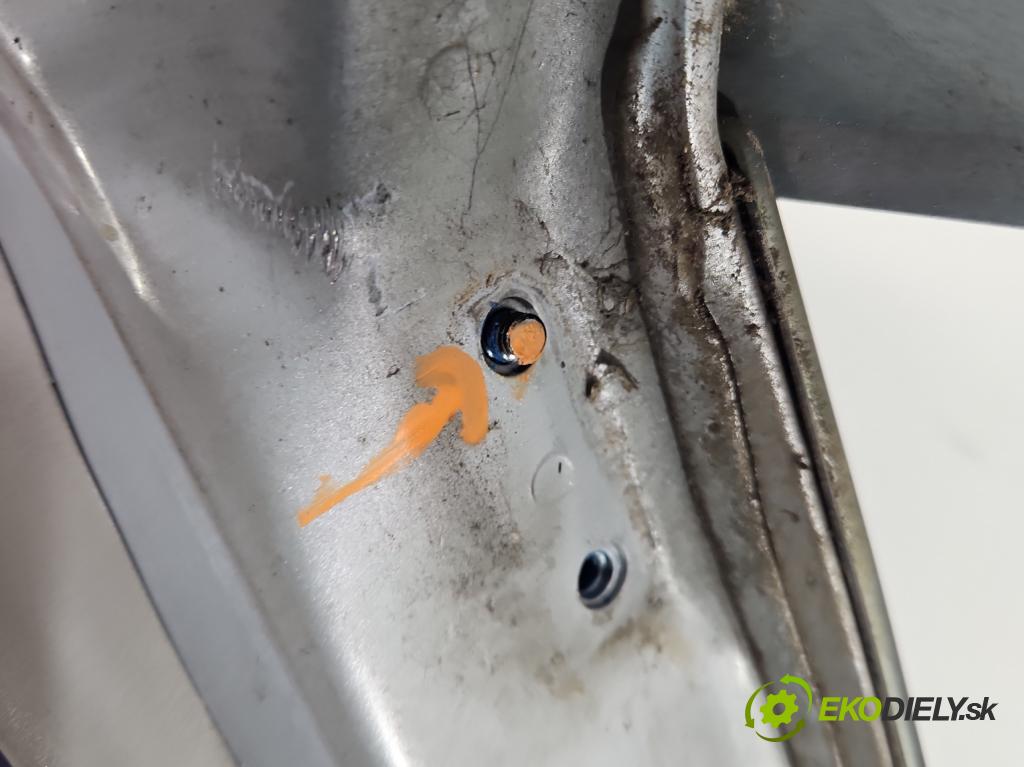 Mitsubishi Grandis 2.0 DID 136 HP manual 100 kW 1968 cm3 5- zadna kufor  (Kapota zadná (kufor))