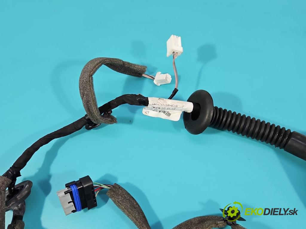 Dacia Sandero II 2012-2020 1.0 12V 73 HP manual 54 kW 999 cm3 5- Zväzok: dvere predné vľavo: 241243407R