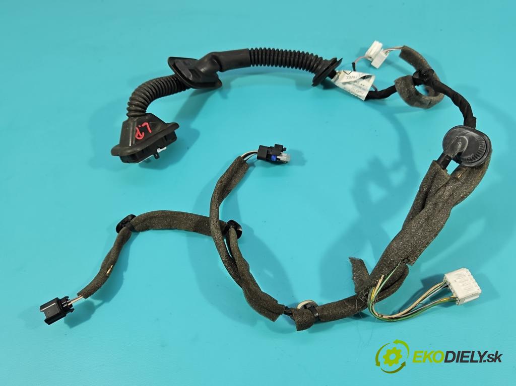 Dacia Sandero II 2012-2020 1.0 12V 73 HP manual 54 kW 999 cm3 5- Zväzok: dvere predné vľavo: 241243407R