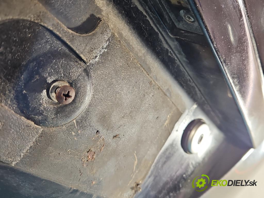 Ford Fiesta Mk6 2002-2008 1.3 8V 69KM manual 51 kW 1299 cm3 5- zadna kufor  (Kapota zadná (kufor))