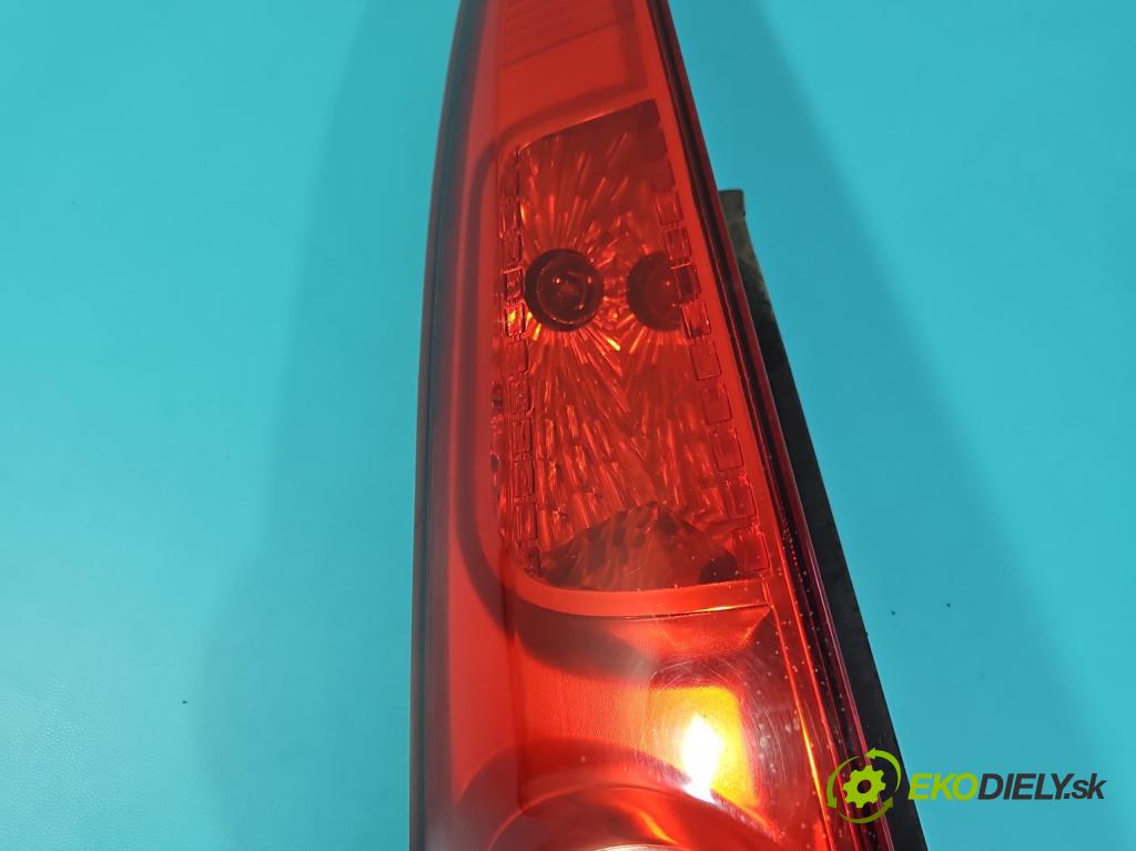 Ford Fiesta Mk6 2002-2008 1.3 8V 69KM manual 51 kW 1299 cm3 5- světlo zadní levé  (Klika dveří ostatní)