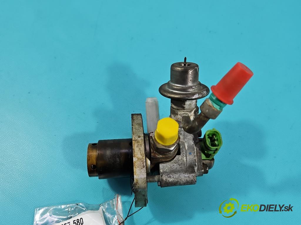 Toyota Avensis II T25 2003-2008 2.0 vvti 147 hp manual 108 kW 1998 cm3 5- čerpadlo paliva 23100-28032