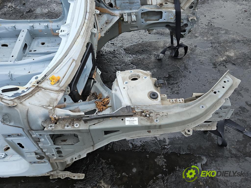 Volvo S90 II 2016- 2.0 T 320KM automatic 235 kW 1969 cm3 4- štvrťka pravé