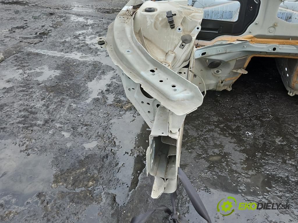 Volvo S90 II 2016- 2.0 T 320KM automatic 235 kW 1969 cm3 4- štvrťka pravé