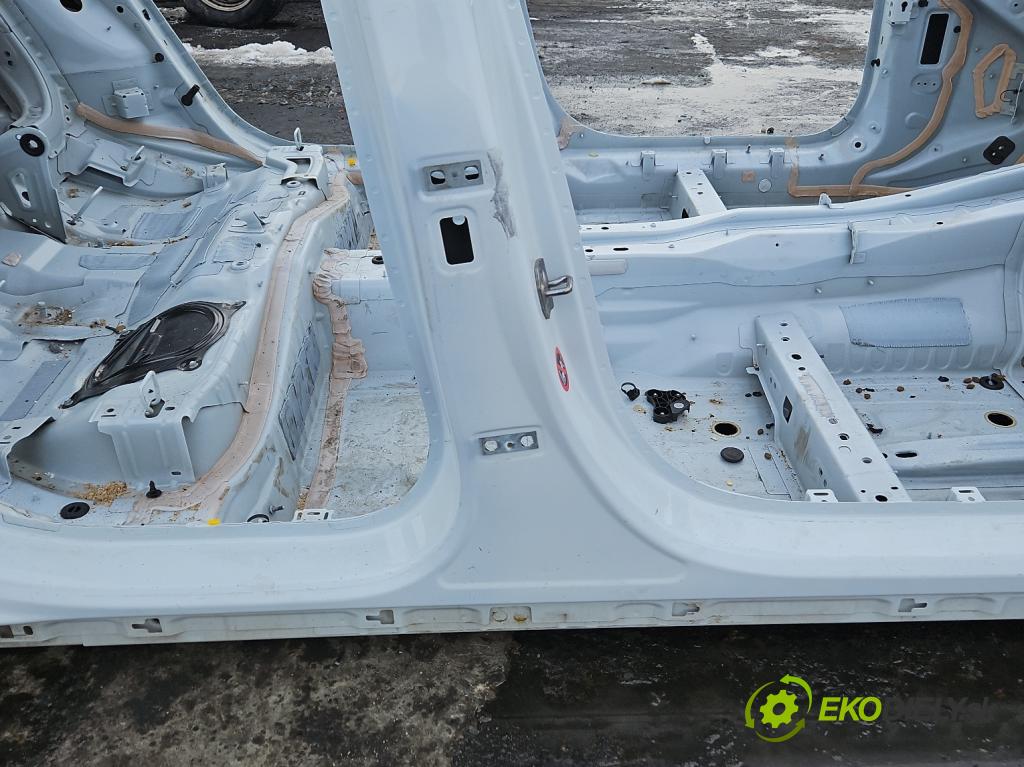 Volvo S90 II 2016- 2.0 T 320KM automatic 235 kW 1969 cm3 4- práh pravý  (Karoserie ostatní)