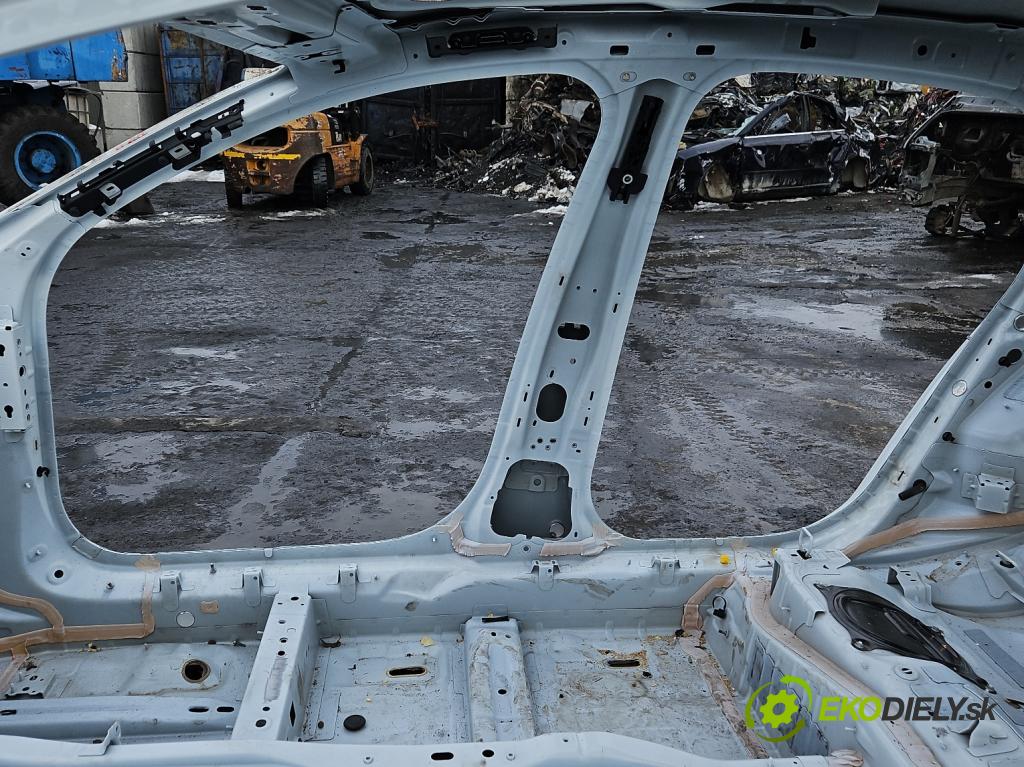 Volvo S90 II 2016- 2.0 T 320KM automatic 235 kW 1969 cm3 4- práh pravý  (Karoserie ostatní)