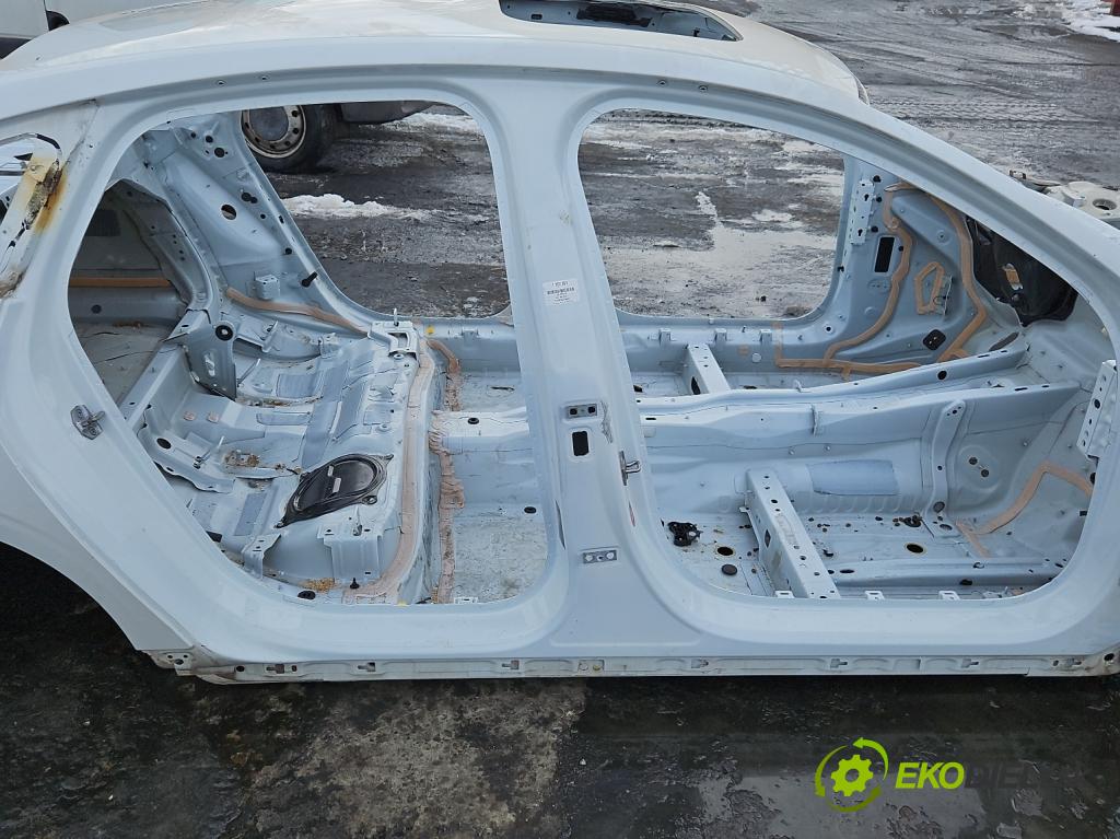 Volvo S90 II 2016- 2.0 T 320KM automatic 235 kW 1969 cm3 4- práh pravý  (Karoserie ostatní)