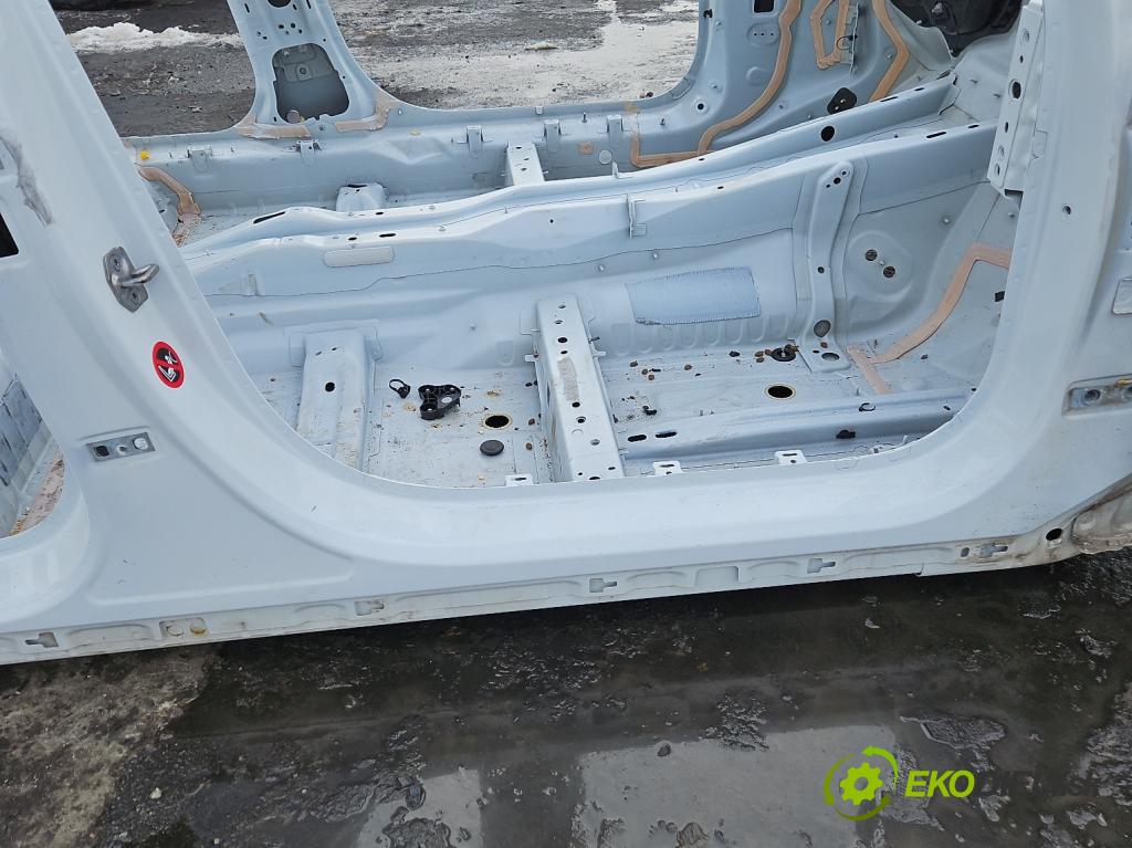 Volvo S90 II 2016- 2.0 T 320KM automatic 235 kW 1969 cm3 4- práh pravý  (Karoserie ostatní)