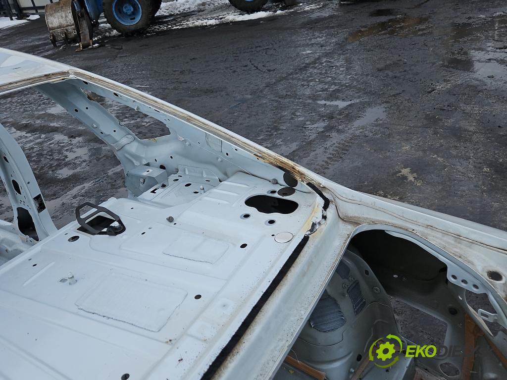 Volvo S90 II 2016- 2.0 T 320KM automatic 235 kW 1969 cm3 4- blatnik zadní pravý