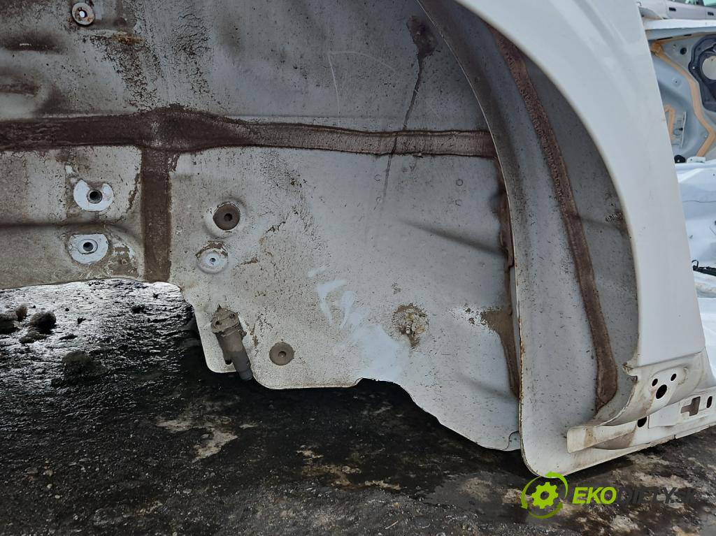 Volvo S90 II 2016- 2.0 T 320KM automatic 235 kW 1969 cm3 4- blatnik zadní pravý