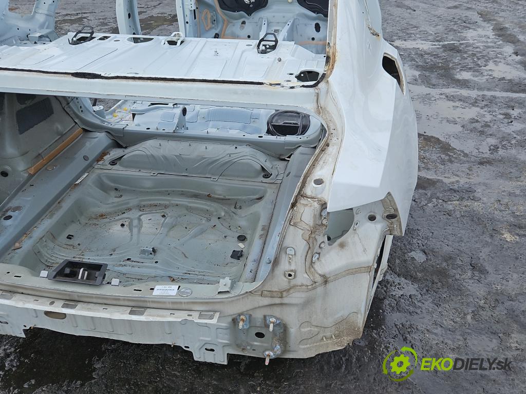 Volvo S90 II 2016- 2.0 T 320KM automatic 235 kW 1969 cm3 4- blatnik zadní pravý