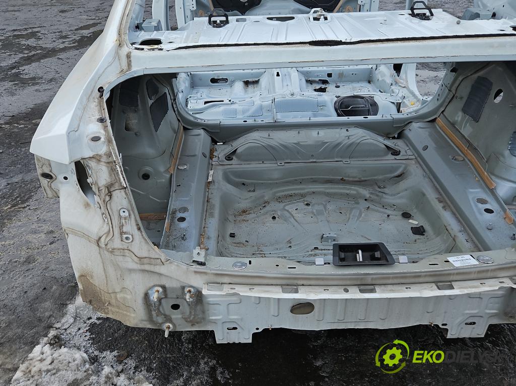 Volvo S90 II 2016- 2.0 T 320KM automatic 235 kW 1969 cm3 4- stěna zadní