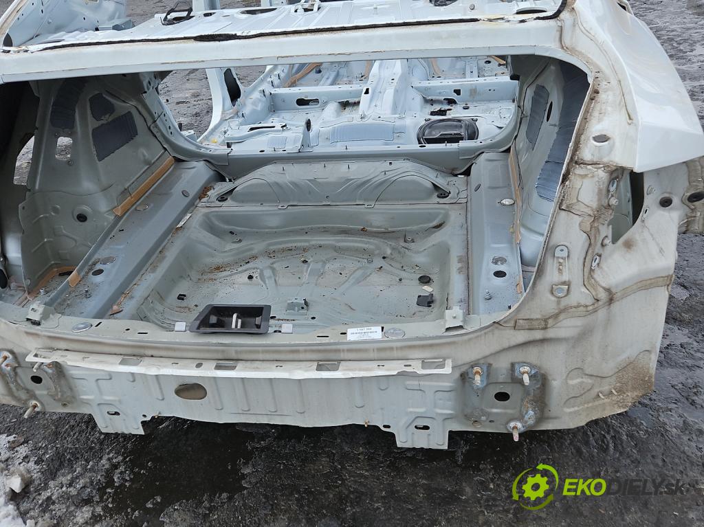 Volvo S90 II 2016- 2.0 T 320KM automatic 235 kW 1969 cm3 4- stěna zadní