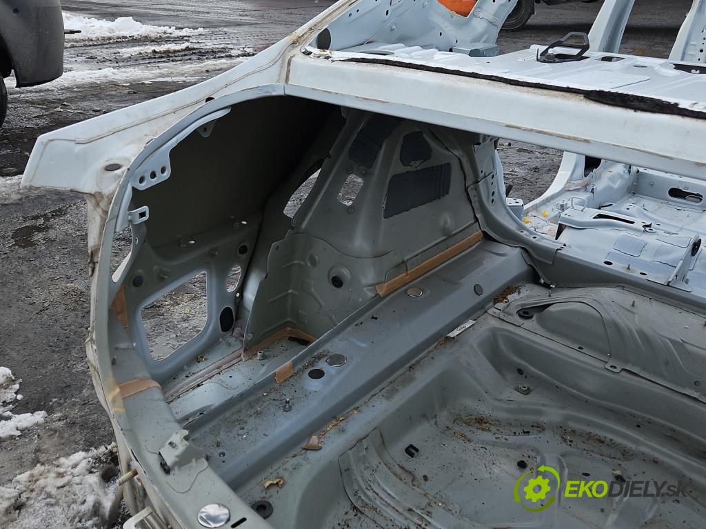 Volvo S90 II 2016- 2.0 T 320KM automatic 235 kW 1969 cm3 4- blatnik zadní levý