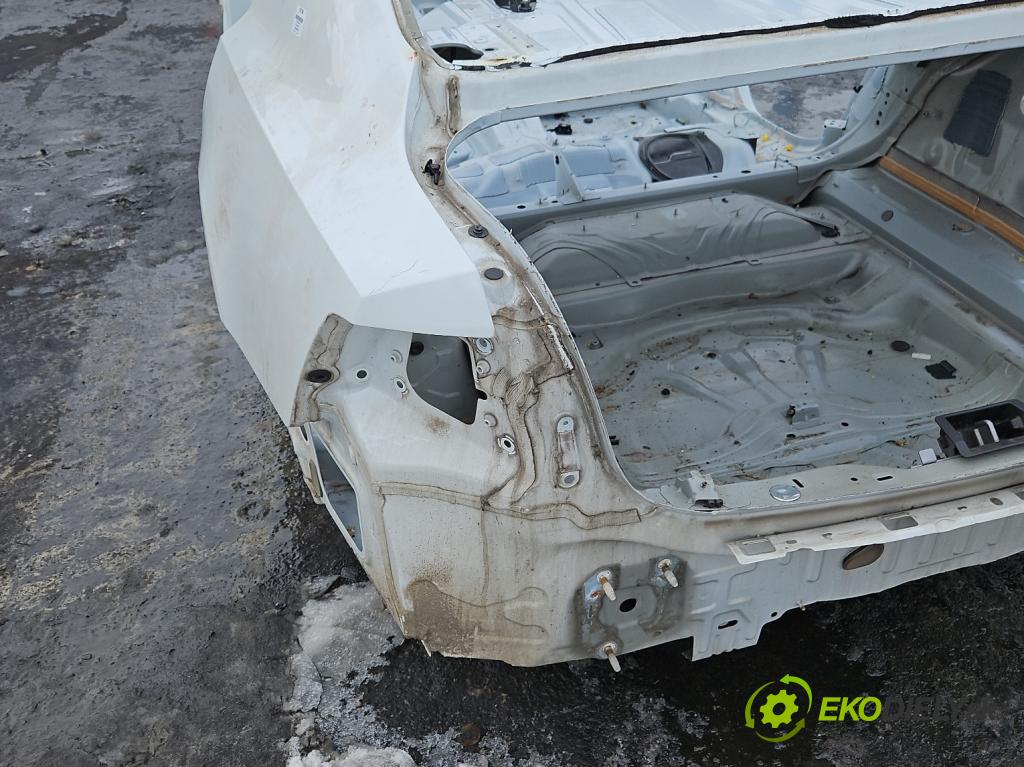 Volvo S90 II 2016- 2.0 T 320KM automatic 235 kW 1969 cm3 4- blatnik zadní levý