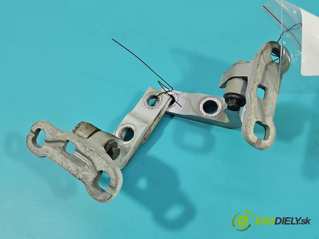 Volvo S90 II 2016- 2.0 T 320KM automatic 235 kW 1969 cm3 4- Závěs: dveře přední levý 31371552