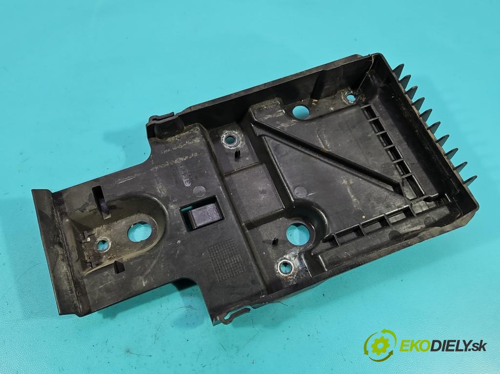 Volvo S90 II 2016- 2.0 T 320KM automatic 235 kW 1969 cm3 4- obal akumulatora 31479351