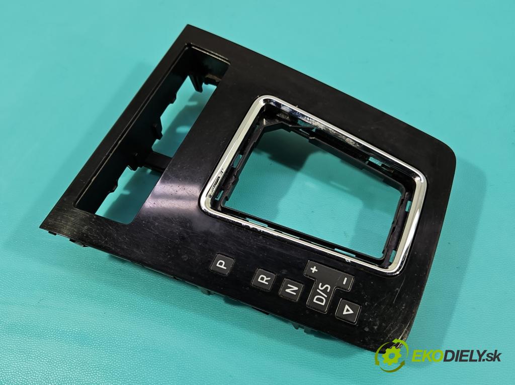 Skoda Octavia III 2013- 2.0 TSI 190 HP automatic 140 kW 1984 cm3 5- lišta ozdobná vnitŕní: