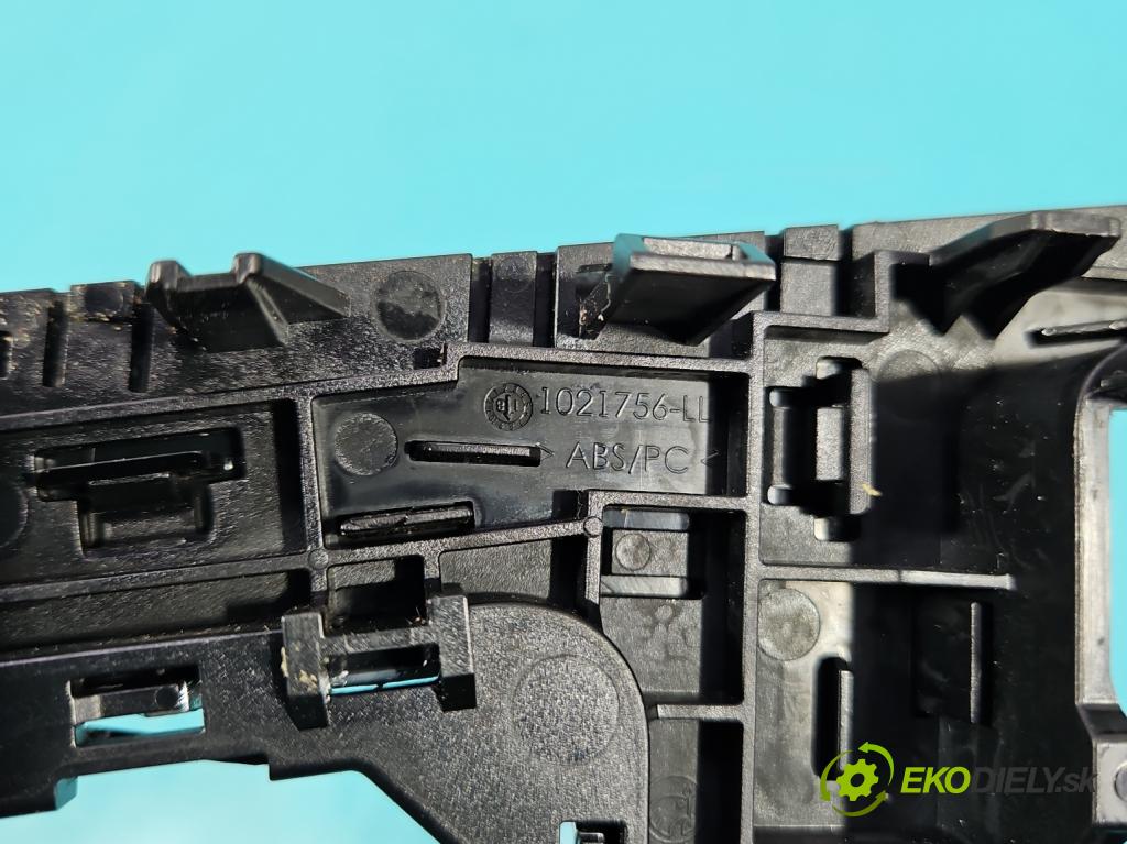 Skoda Octavia III 2013- 2.0 TSI 190 HP automatic 140 kW 1984 cm3 5- lišta ozdobná vnitŕní: