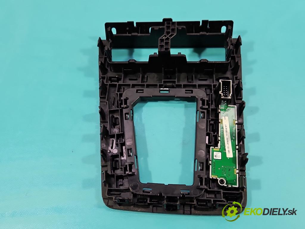 Skoda Octavia III 2013- 2.0 TSI 190 HP automatic 140 kW 1984 cm3 5- lišta ozdobná vnitŕní: