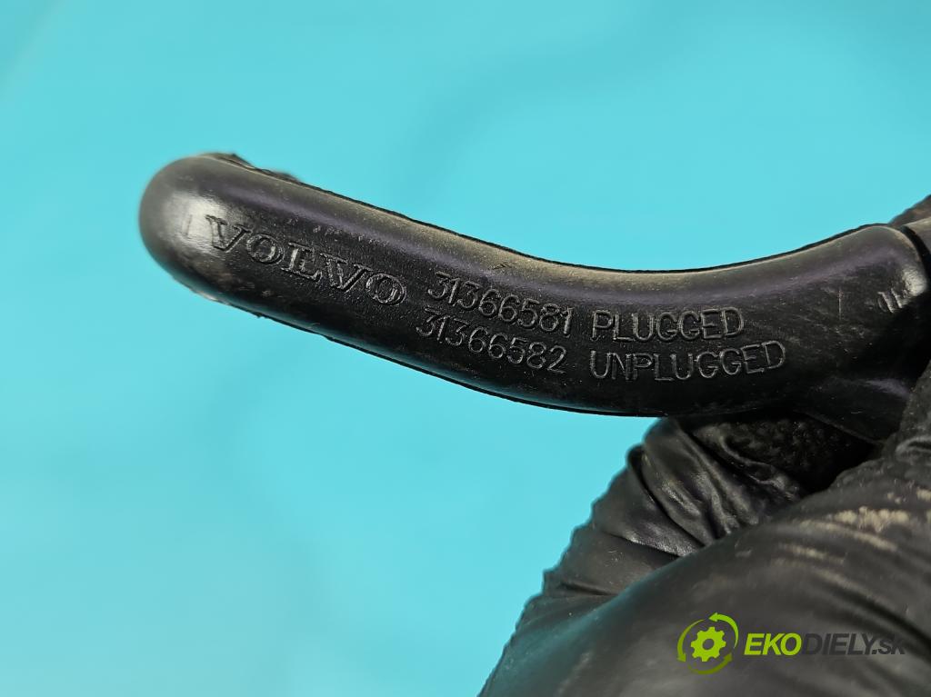 Volvo S90 II 2016- 2.0 T 320KM automatic 235 kW 1969 cm3 4- Trubka: P31366582