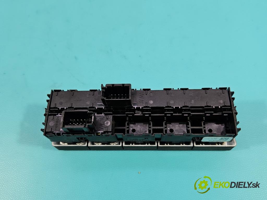 Skoda Octavia III 2013- 2.0 TSI 190 HP automatic 140 kW 1984 cm3 5- prepínač ostatné 5E1927238C