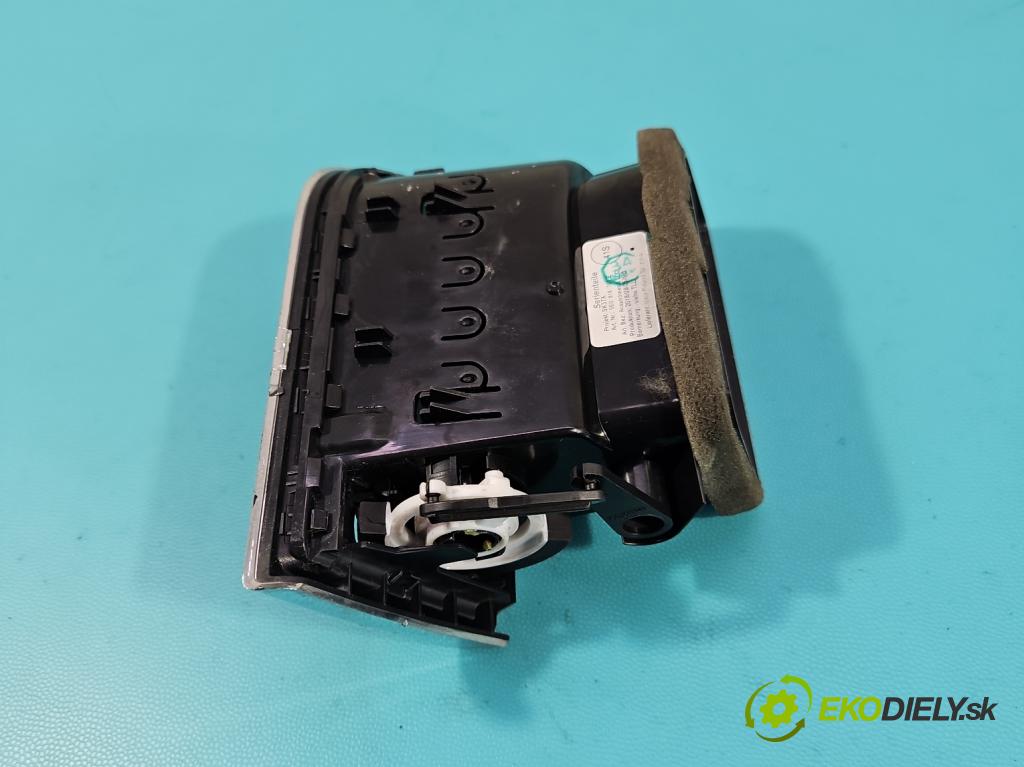 Skoda Octavia III 2013- 2.0 TSI 190 HP automatic 140 kW 1984 cm3 5- Mřížka: kúrenia ostatné 5E0819701E