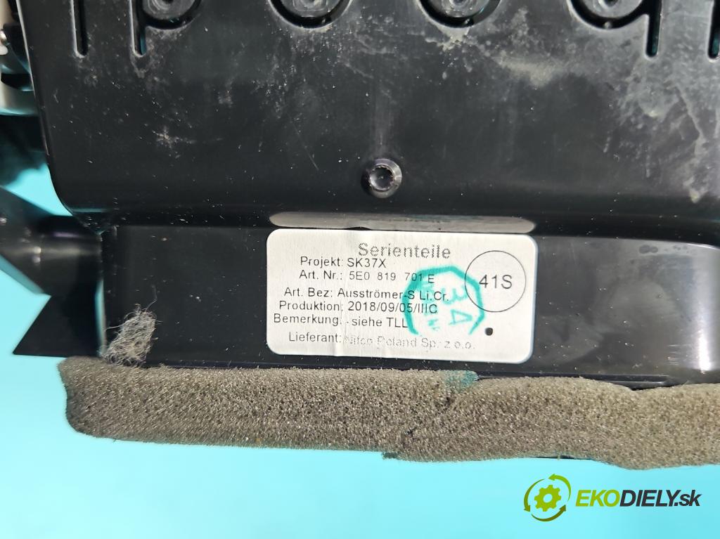 Skoda Octavia III 2013- 2.0 TSI 190 HP automatic 140 kW 1984 cm3 5- Mřížka: kúrenia ostatné 5E0819701E