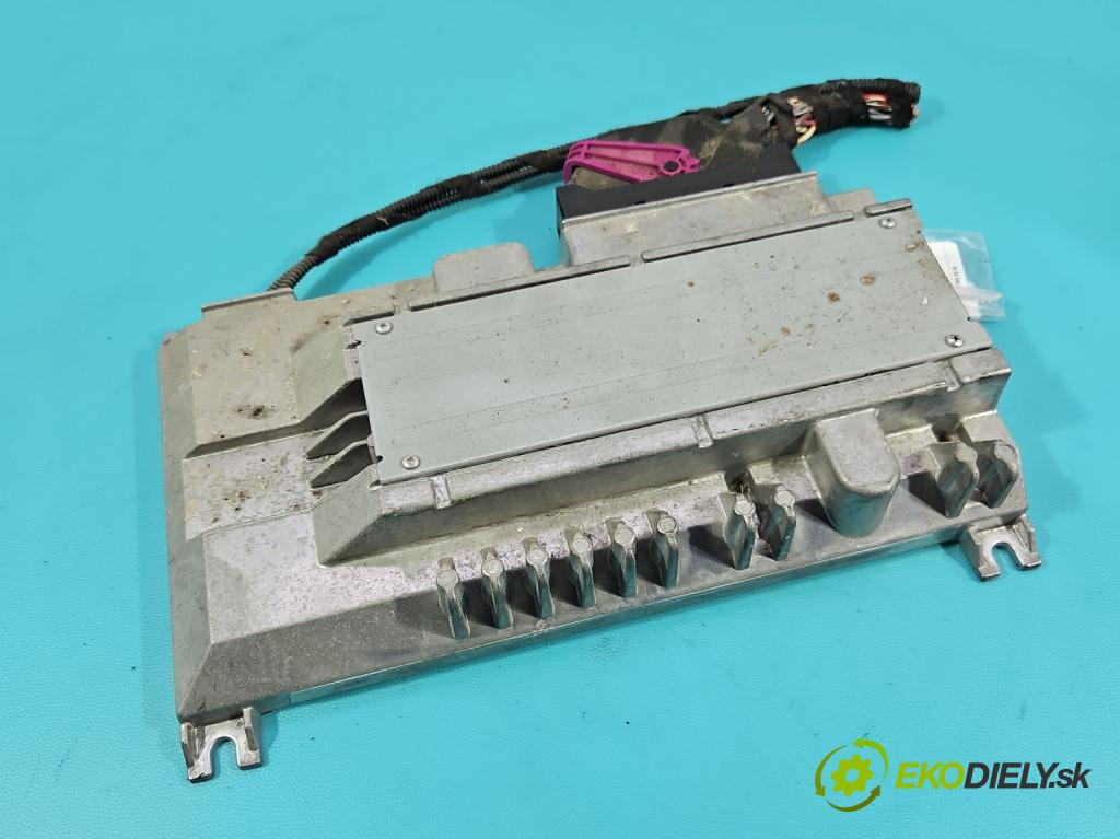 Skoda Octavia III 2013- 2.0 TSI 190 hp automatic 140 kW 1984 cm3 5- Zesilovač: 81A035223 (Zesilovač)