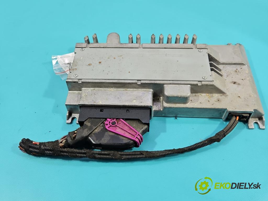 Skoda Octavia III 2013- 2.0 TSI 190 hp automatic 140 kW 1984 cm3 5- Zesilovač: 81A035223 (Zesilovač)