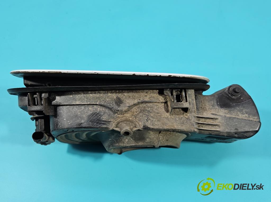 Volvo S90 II 2016- 2.0 T 320KM automatic 235 kW 1969 cm3 4- Klapka nalévání paliva  (Klika dveří ostatní)