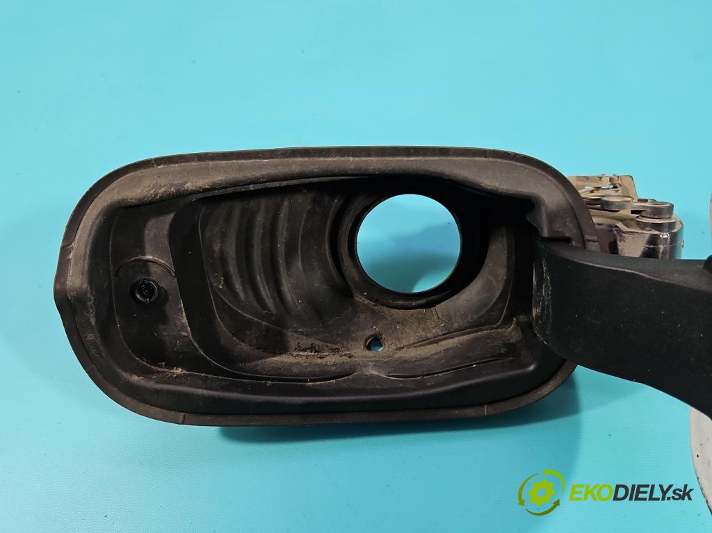 Volvo S90 II 2016- 2.0 T 320KM automatic 235 kW 1969 cm3 4- Klapka nalévání paliva  (Klika dveří ostatní)