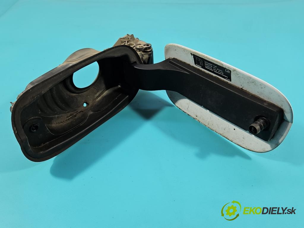 Volvo S90 II 2016- 2.0 T 320KM automatic 235 kW 1969 cm3 4- Klapka nalévání paliva  (Klika dveří ostatní)