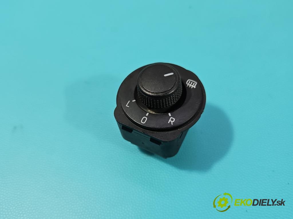 Skoda Octavia III 2013- 2.0 TSI 190 hp automatic 140 kW 1984 cm3 5- Přepínač oken zpětných zrcátek 5E0959565C