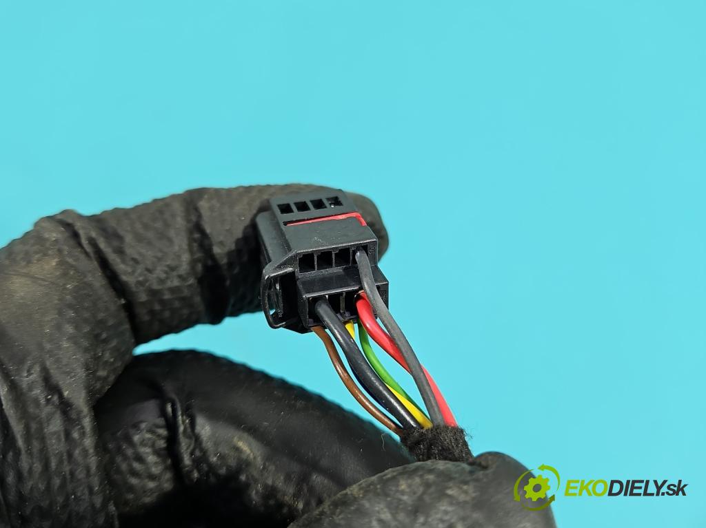 Volvo S90 II 2016- 2.0 T 320KM automatic 235 kW 1969 cm3 4- Aktuátor: kufrových dveří pravý 31371787