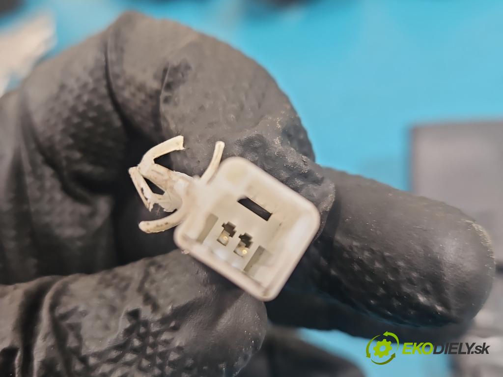 Citroen C1 I 2005-2014 1.0 12V 68 HP automatic 50 kW 998 cm3 5- airbag vzduchové soubor: